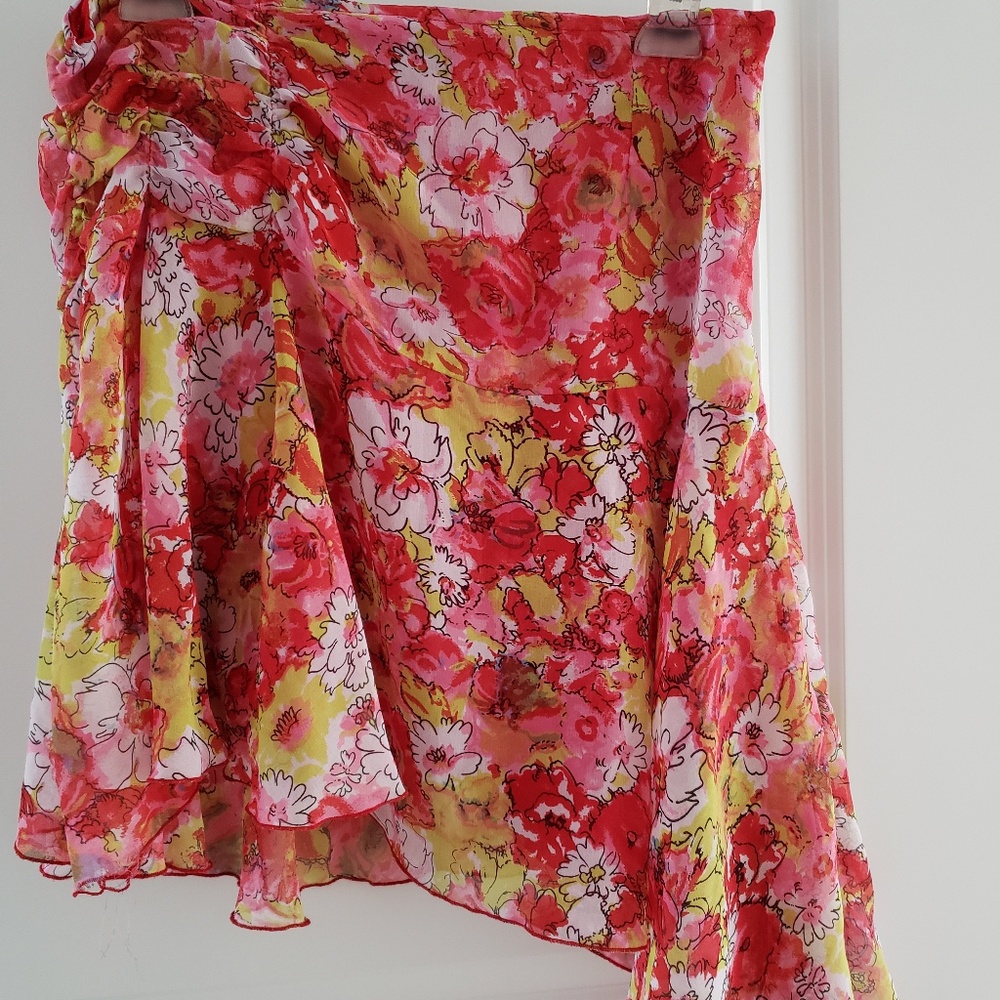 Assymetrical skirt